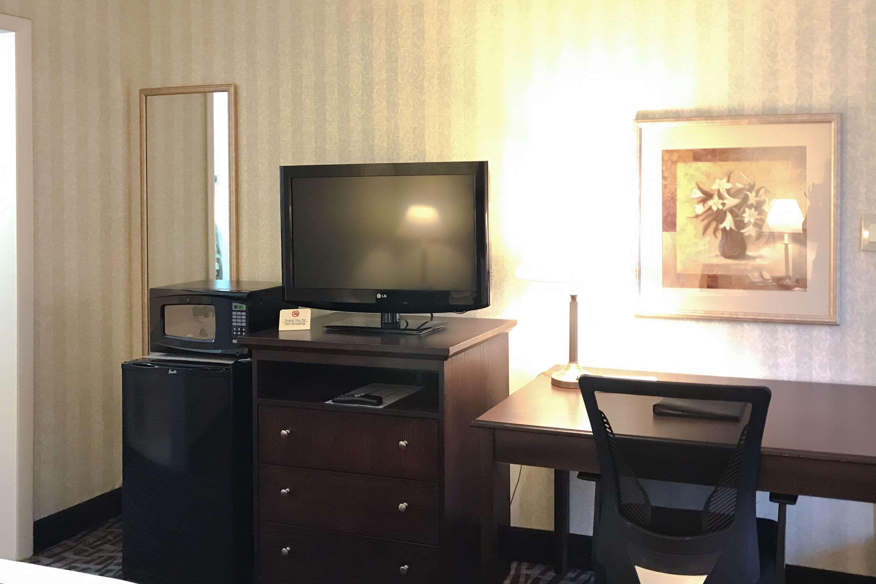 Quality Inn Fredericksburg Near Historic Downtown Экстерьер фото