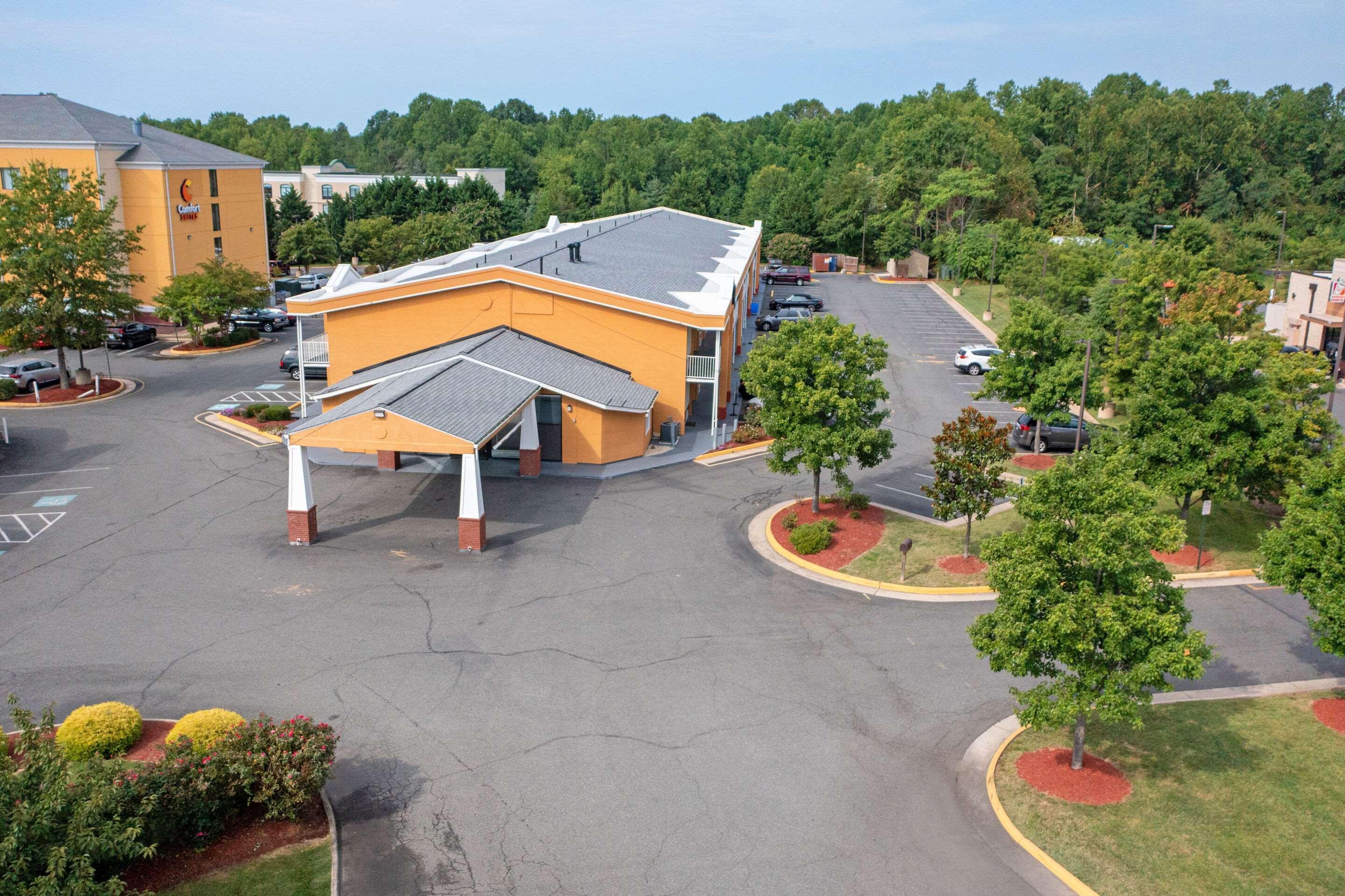 Quality Inn Fredericksburg Near Historic Downtown Экстерьер фото